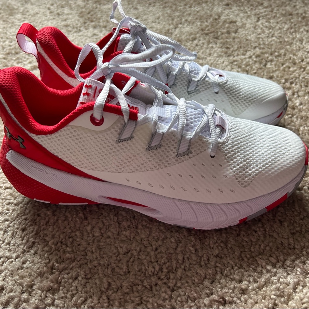 Women’s Under Armour HIVR shoes. Red and white size 8. Regular width.